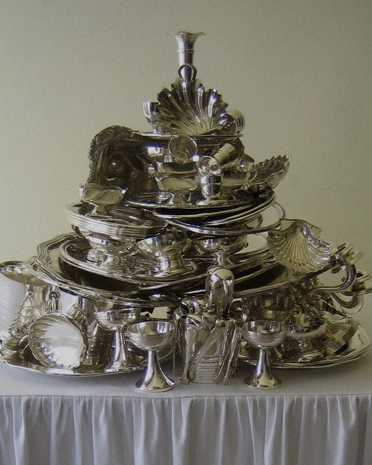 Why Renting Tableware Makes Sense for Your Next Gathering